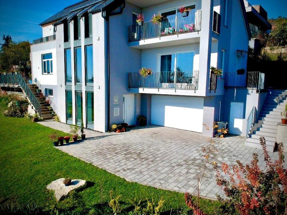 Old Hill Residence Csopak Exteriör bild